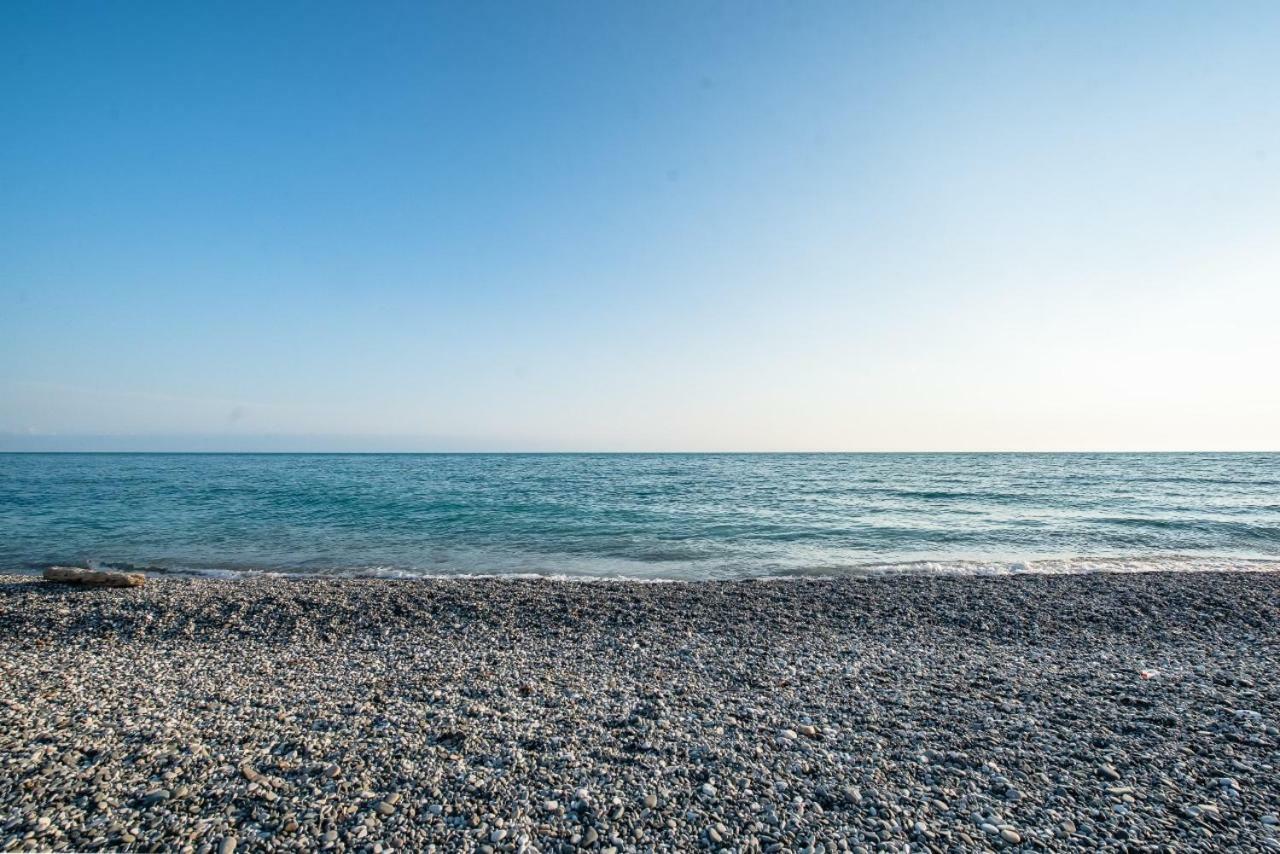 Park-Hotel Abkhazia Tsandrypsh Exteriér fotografie